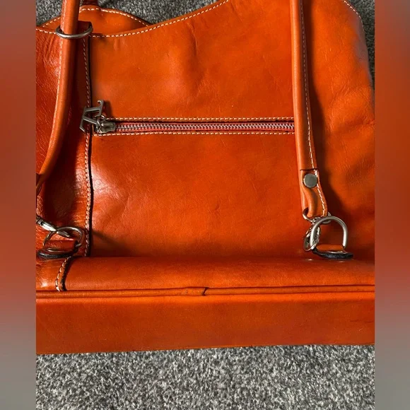 Tuscany Leather Firenze convertible shoulder bag backpack - Picture 4 of 14